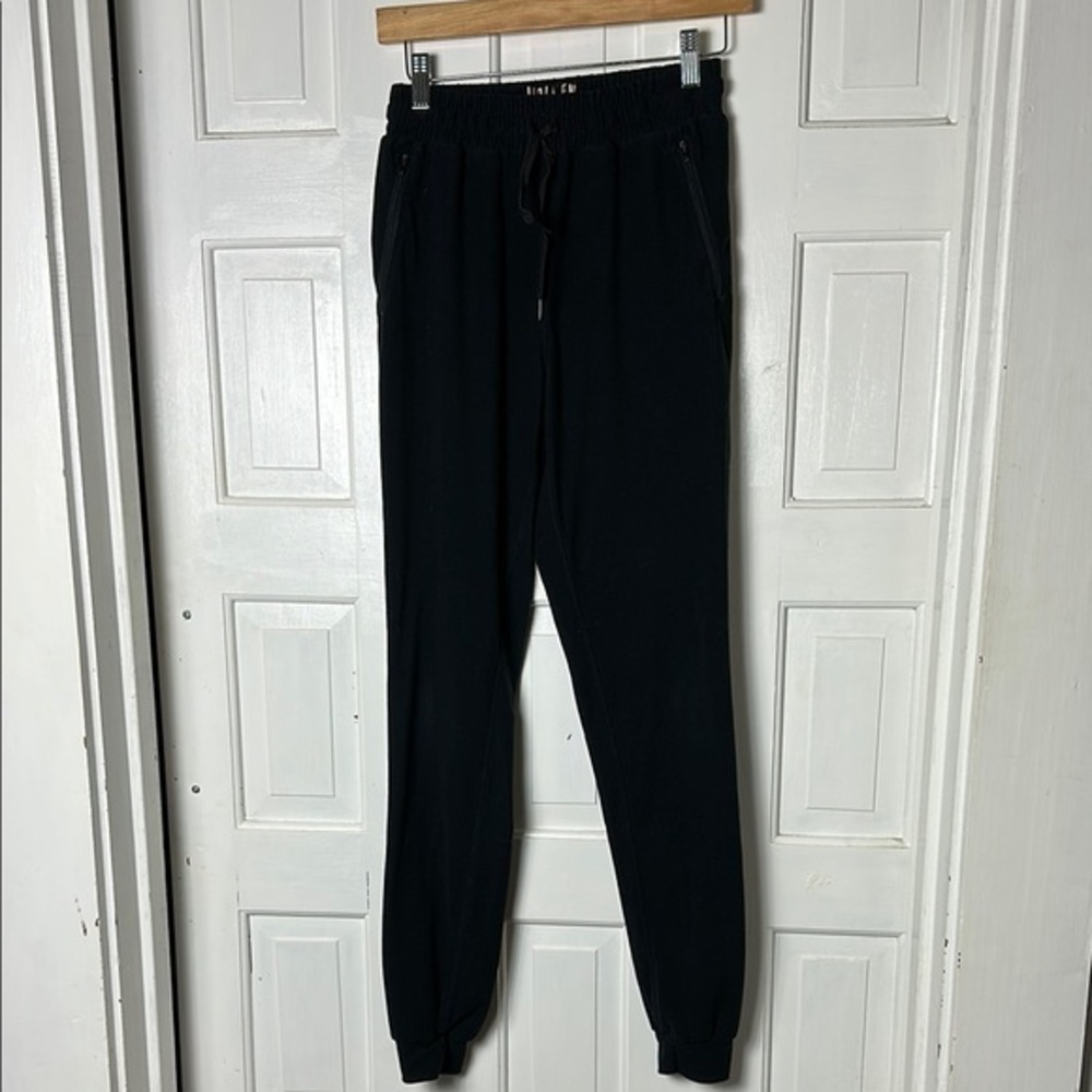 Wolven Women’s Black Joggers Size Small